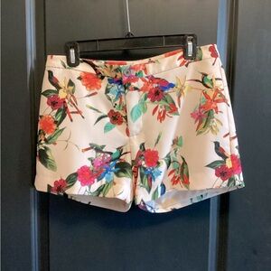 Annie Lee
White Cotton Shorts
Size S